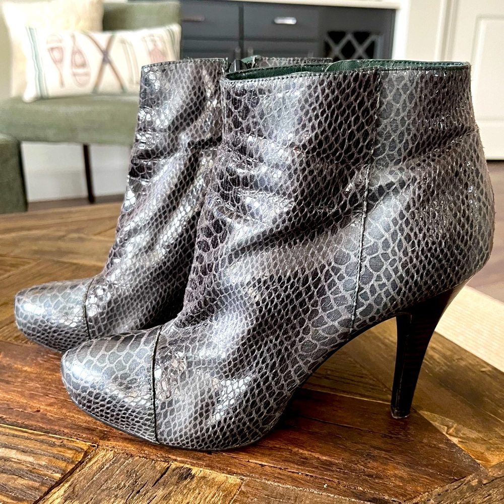 Nine West Snakeskin booties size 7